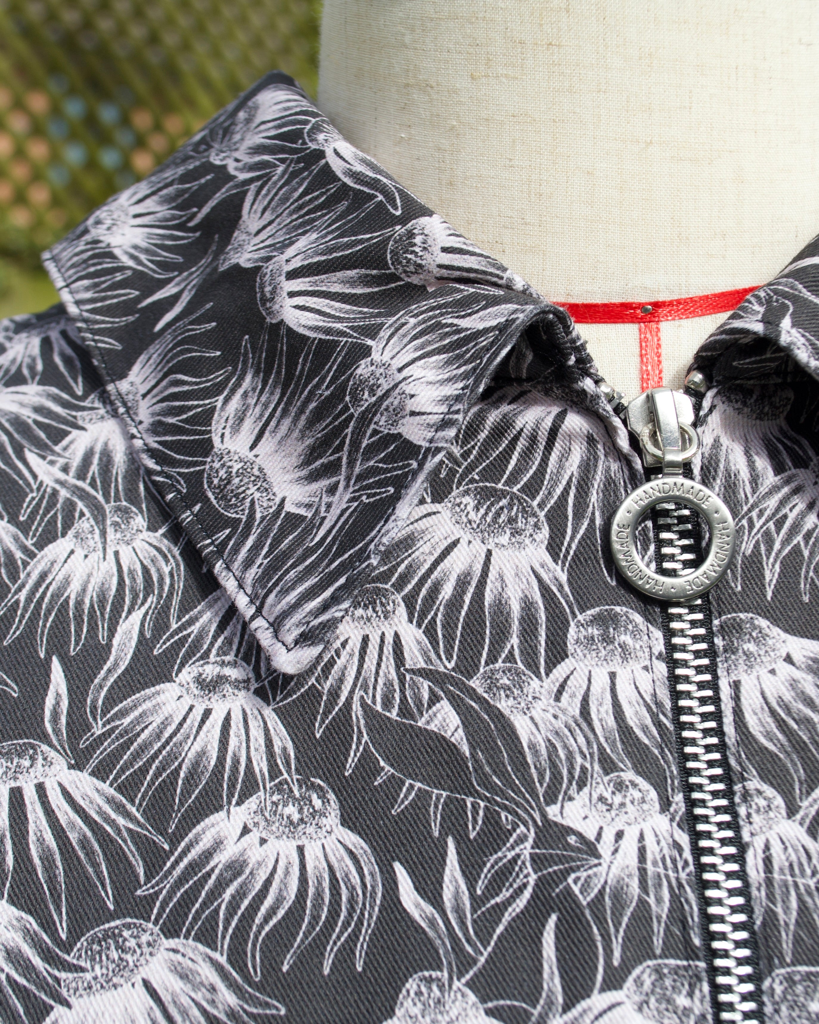 Carys Jacket - Hidden in the Flowers