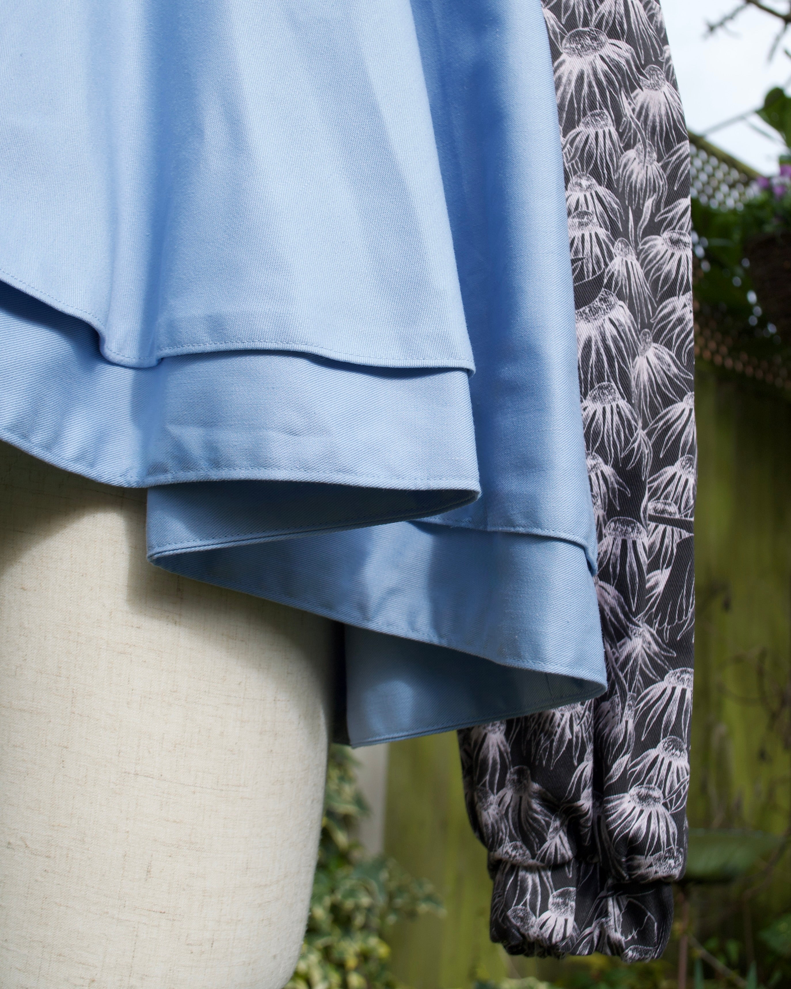 Carys Jacket - Hidden in the Flowers
