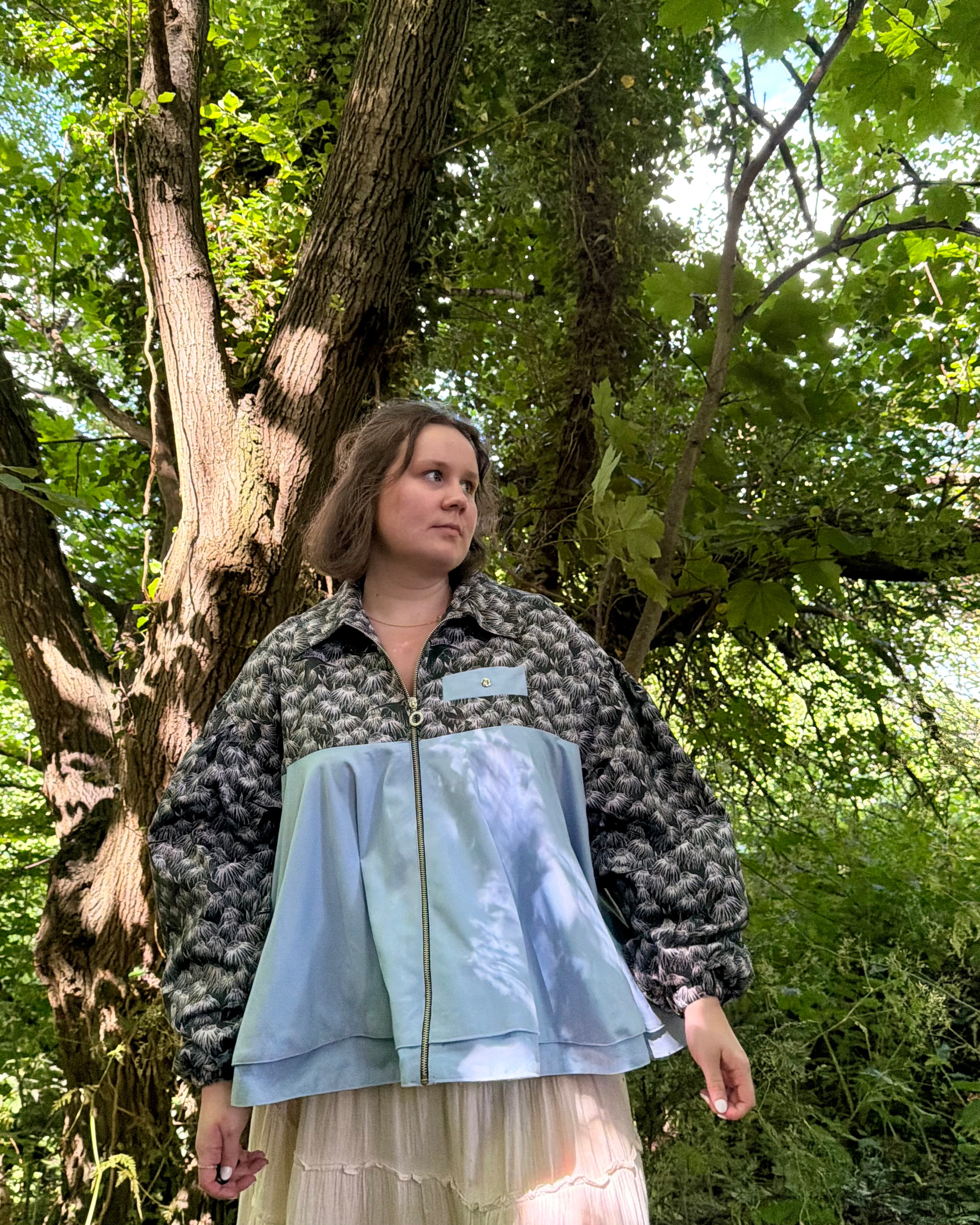 Carys Jacket - Hidden in the Flowers